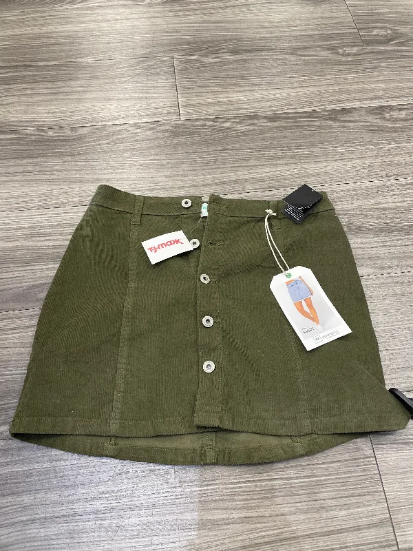 Skirt Mini & Short By Clothes Mentor In Green, Size: 7