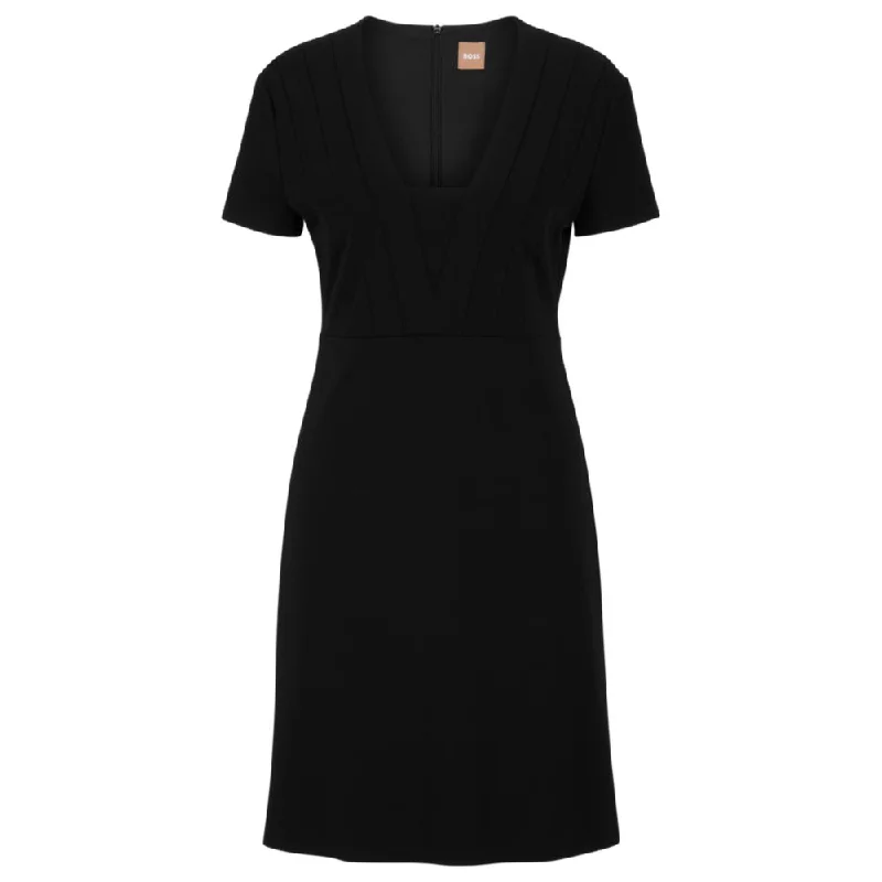 Slim-fit short-sleeved dress with seam details